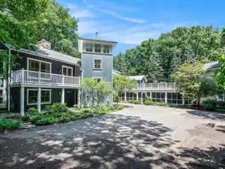 Exceptional Lakefront Paradise