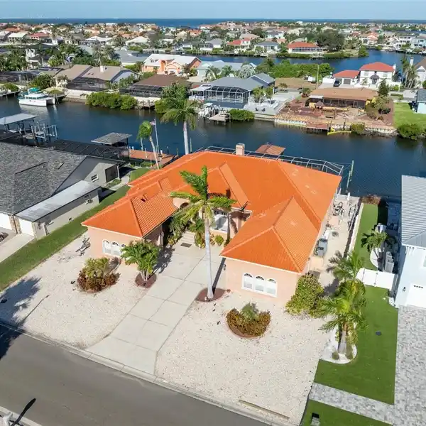 CUSTOM-BUILT WATERFRONT HOME IN APOLLO BEACH