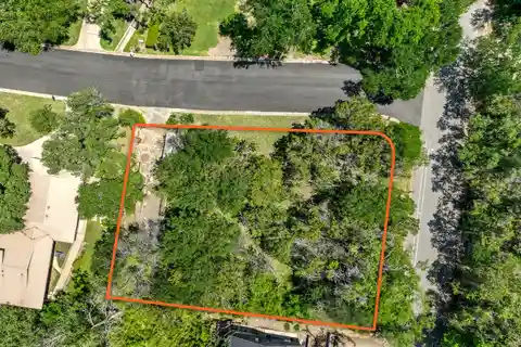 Corner Lot in Westlake