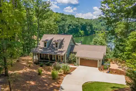 Ultimate Lakefront Retreat