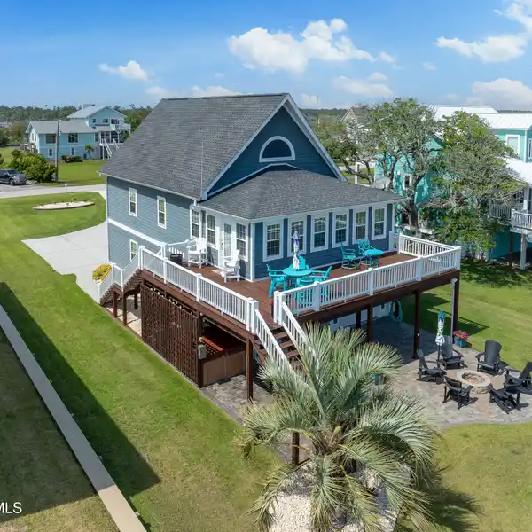 RARE OPPORTUNITY ON THE INTRACOASTAL