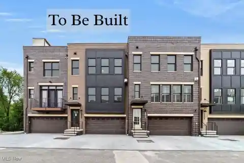 Luxury End Unit Overlooking Doan Brook Park