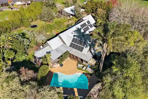 Large Ultra-Stylish Home