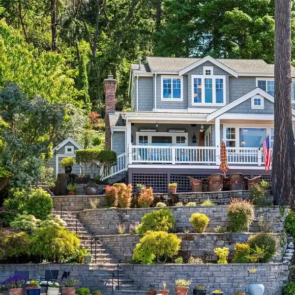 DELIGHTFUL GIG HARBOR WATERFRONT HOME
