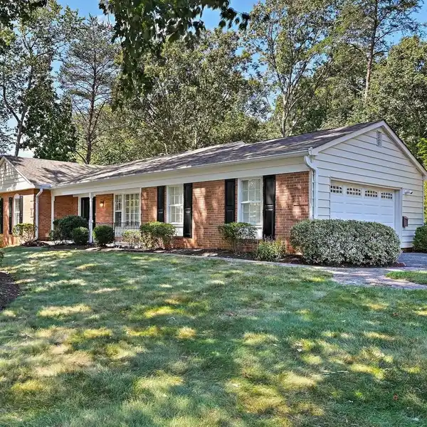 CHARMING RANCH-STYLE HOME IN DESIRABLE TAMARACK