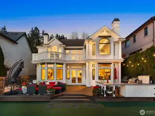 Waterfront Home on a Quiet Lake Sammamish Cove
