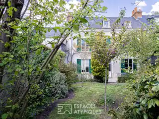 Elegant Townhouse with Private Garden Oasis