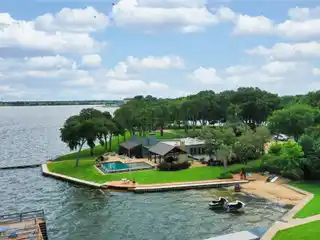 Your Private Lakefront Paradise Awaits