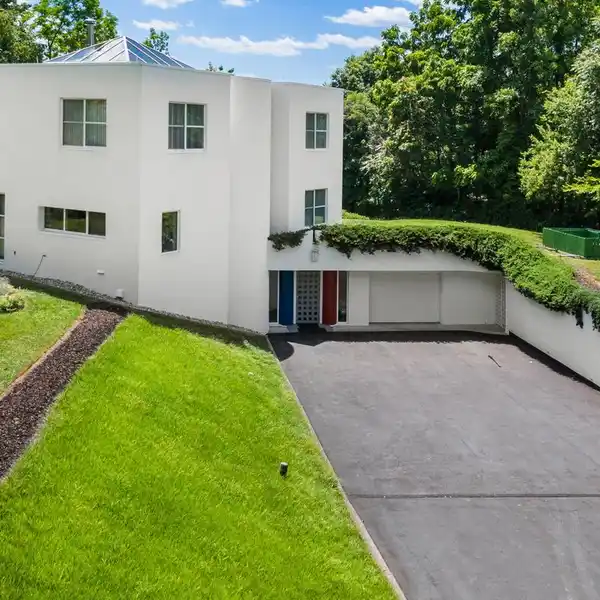 CONTEMPORARY-INTERNATIONAL STYLE HOME IN THE COVETED PEMBROKE