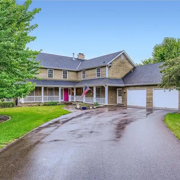 PRESTIGIOUS ORONO HOME