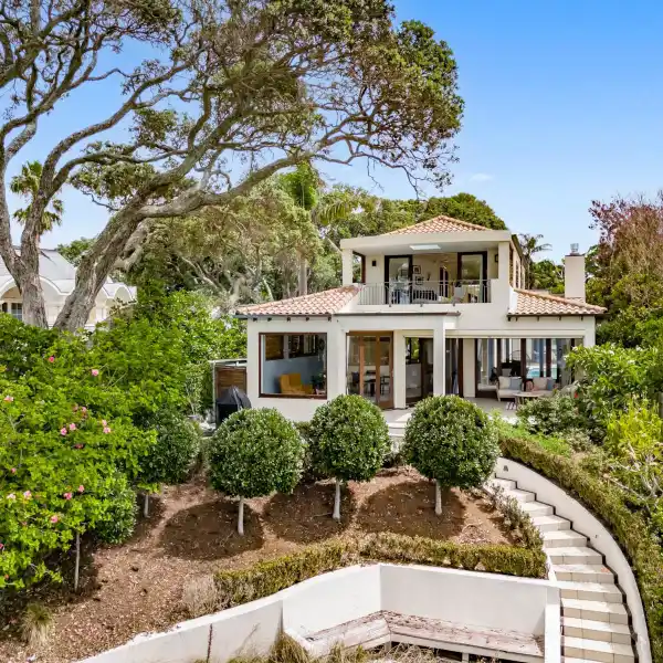 INCREDIBLE OPPORTUNITY IN PRIME LOCATION