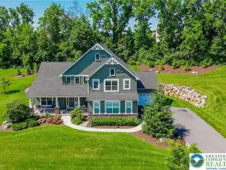 Spacious Custom Craftsman in Valley West Estates