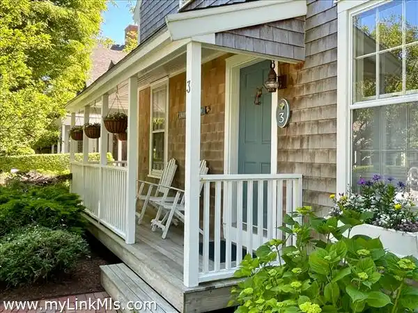 BEAUTIFUL FRESHLY UPDATED HOME