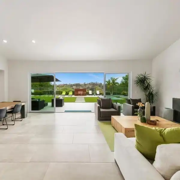 MASTERFULLY REDESIGNED SINGLE-LEVEL RETREAT
