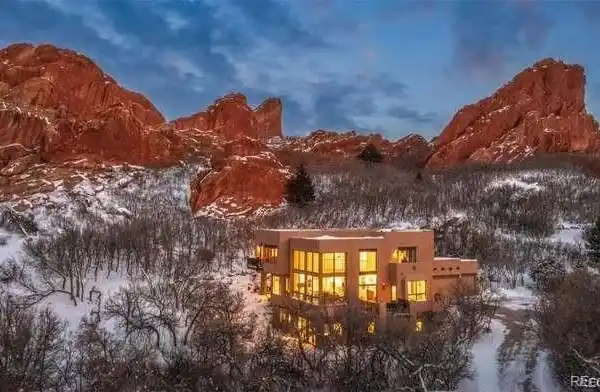 NEWLY RENOVATED HOME IN AN INSPIRING SETTING