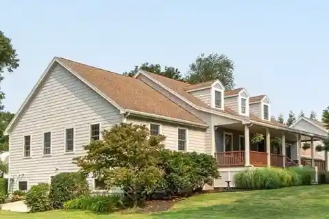 Tranquil Retreat with Expansive Deck and Views