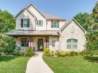 Family Home in the Heart of Lakewood