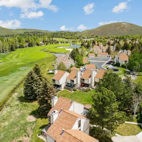 MOUNTAIN LIVING AT ITS BEST