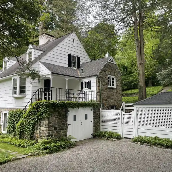 TIMELESS CHAPPAQUA ESTATE WITH FORMAL GARDENS