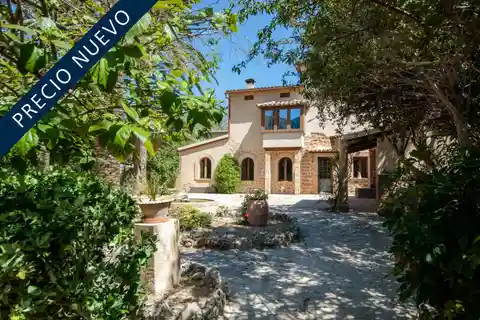 Gorgeous Property Located in the Orange Valley