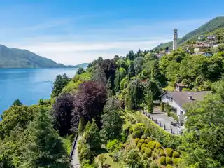 Elegant Villa Steps to the Lake