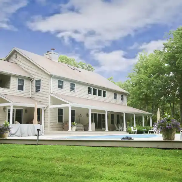 EXPANSIVE FARMHOUSE FOR RENT