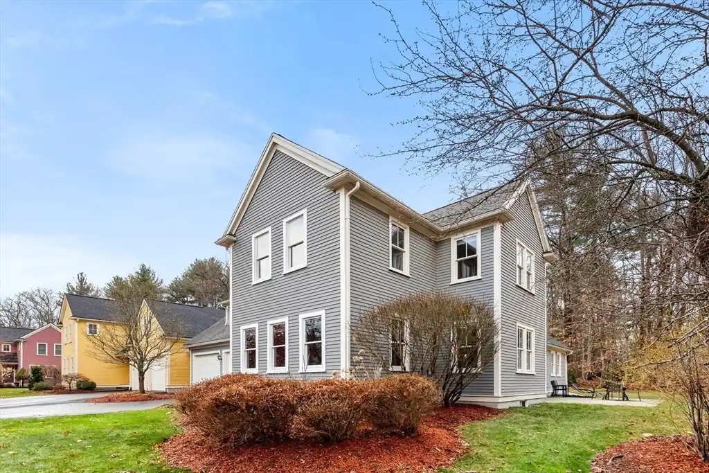 Contemporary Colonial in Convenient Location