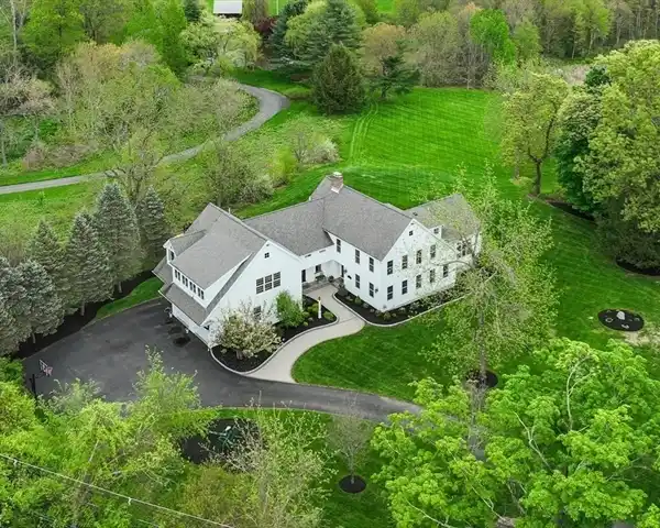 GRAND ESTATE WITH LUXE DESIGNER TOUCHES