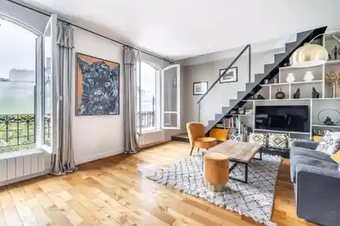 Comfortable City Retreat with Ample Storage