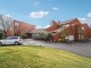 Private Luxury Living in the Moorings