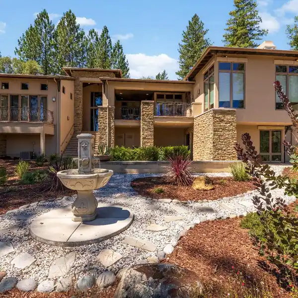 CUSTOM STUNNER ON OVER AN ACRE