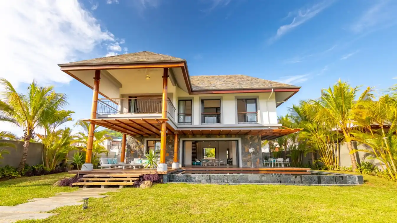 Prestigious Five Bedroom Villa