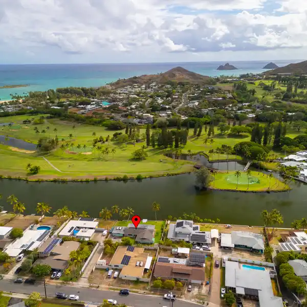 RARE KAILUA CANAL-FRONT RETREAT