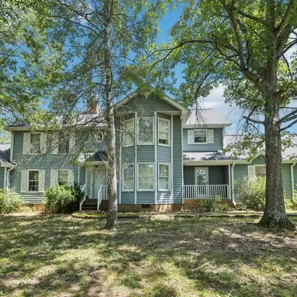 VERSATILE 5.8-ACRE PROPERTY