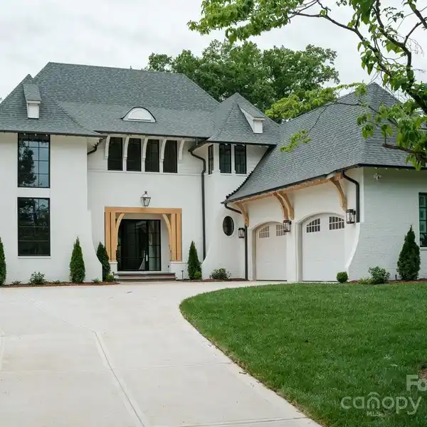 STUNNING SIXTEEN PENNY NEW CONSTRUCTION HOME
