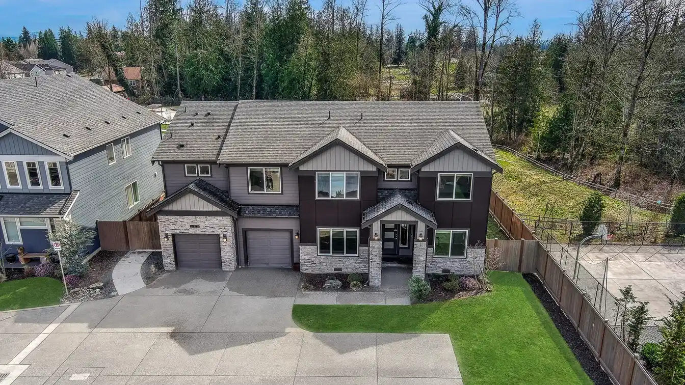 Immaculate Home in a Private Setting