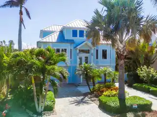 Beautifully Renovated Waterfront Pool Home