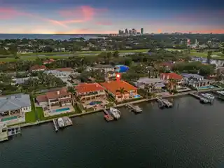 Coastal Elegance on Smacks Bayou