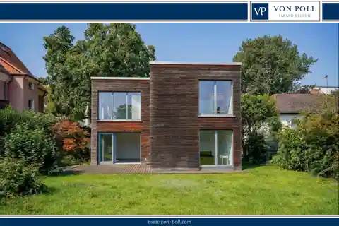 Architect-Designed House in a Prime Location - Modern, Unique and Distinctive