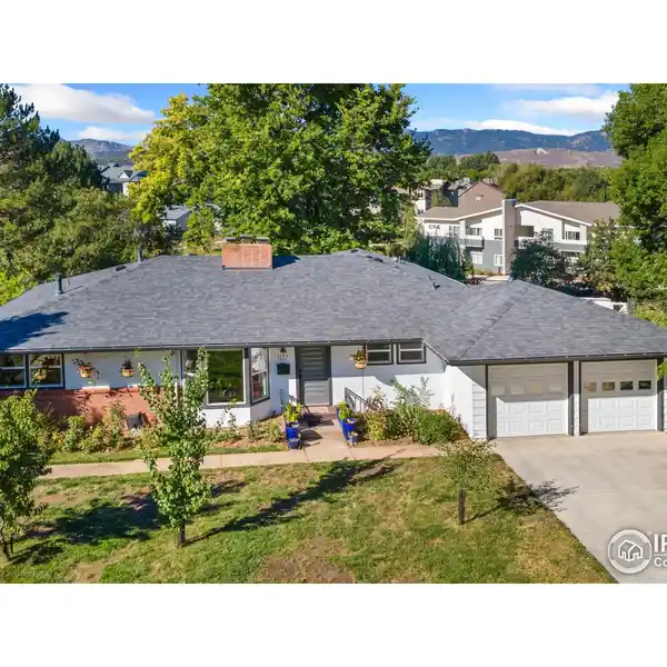 BEAUTIFUL RESIDENCE IN DESIRABLE FORT COLLINS NEIGHBORHOOD
