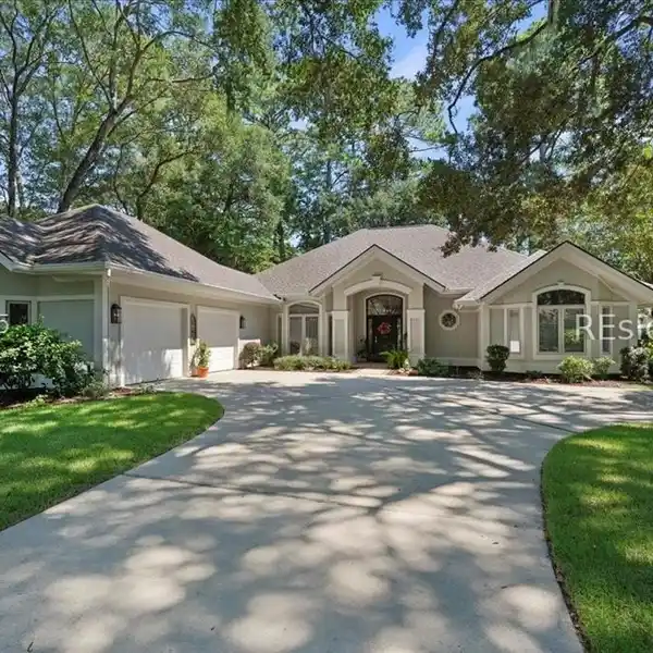 SWEEPING 13TH HOLE VIEWS IN INDIGO RUN