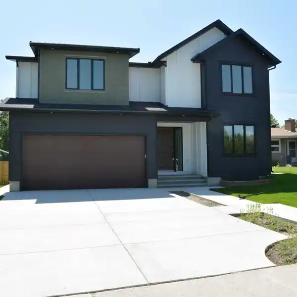 SMART HOME COMFORT MEETS ELEGANT FAMILY LIVING