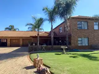 Your Dream Awaits - a Five-hectare Oasis of Tranquility and Potential