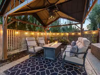 Exceptional Executive Bungalow in Sought After Evercreek Bluffs