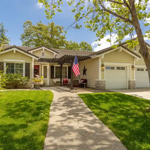 CHARMING SINGLE-LEVEL HOME