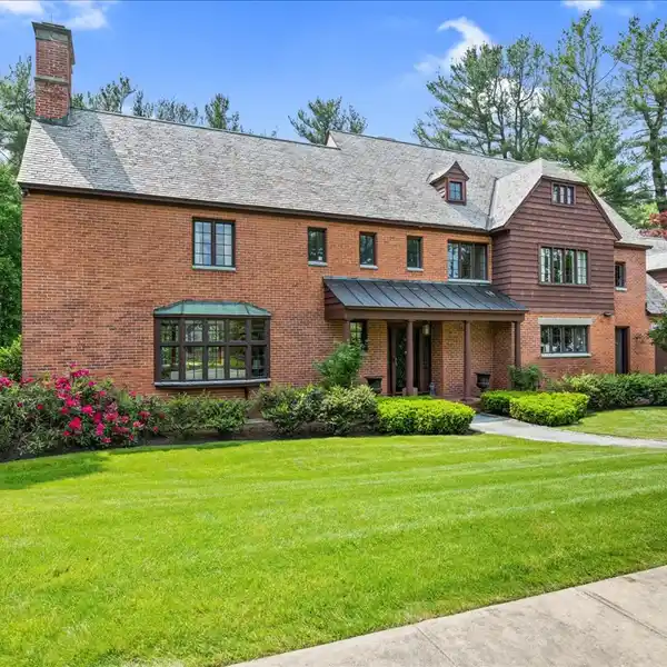 CAPTIVATING & MUCH-ADMIRED FRENCH TUDOR