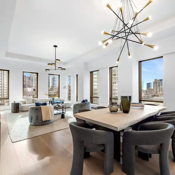 ARCHITECTURAL SOPHISTICATION WITH LIVABLE WARMTH