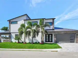 Luxury Naples Park Home with Outdoor Entertaining