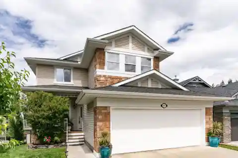 Beautifully Maintained Home on an Oversized Lot in Crestmont