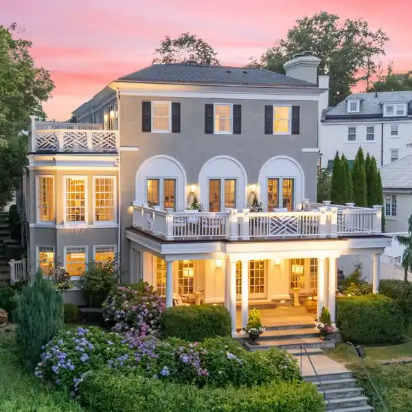 EXCEPTIONAL RESIDENCE OFFERING A TRULY ELEVATED LIVING EXPERIENCE